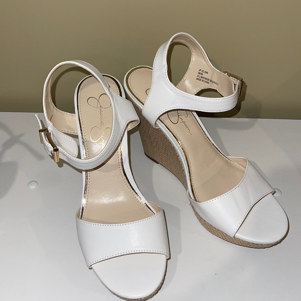 💜Brand new Jessica simpson white wedges 9